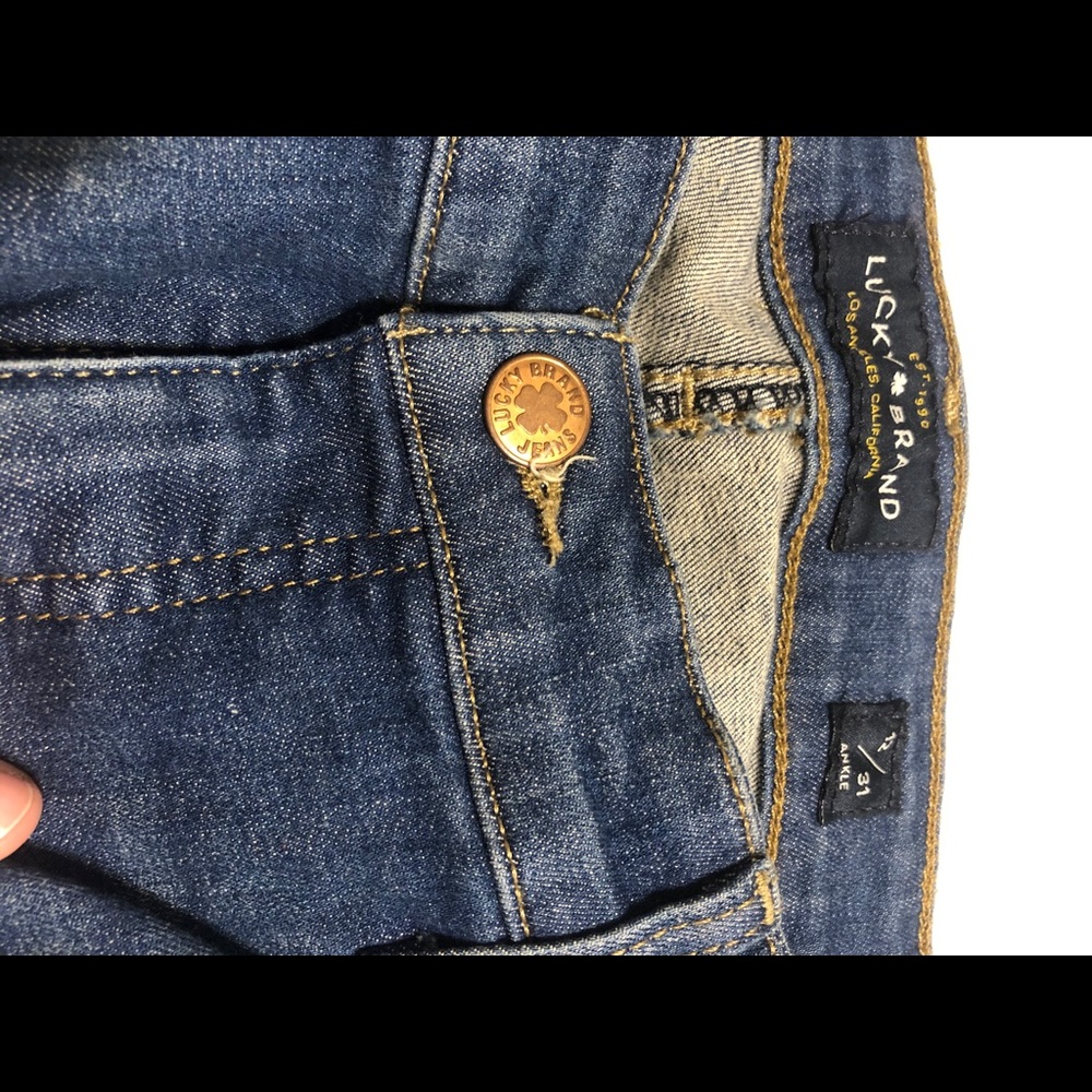 Lucky brand distressed skinny jeans